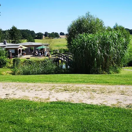 Camping Peenehof Koeppen - Schlaffaesser Hannah Oder Jette Jordenstorf