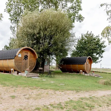 Camping Peenehof Koeppen - Schlaffaesser Hannah Oder Jette Jordenstorf