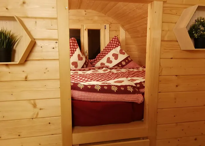 Peenehof Koeppen - Schlaffaesser Hannah Oder Jette 营地 Jordenstorf